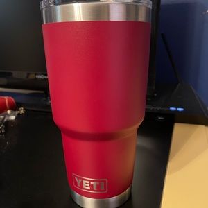 Red Yeti Rambler 30oz
